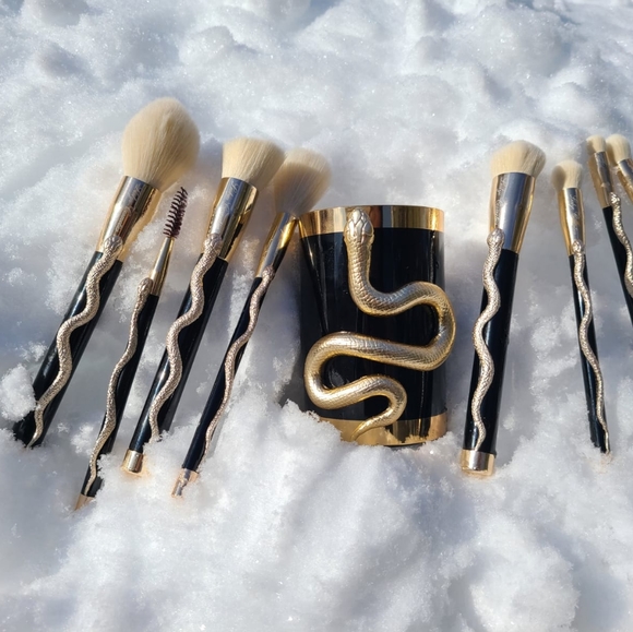 💄 - Picture 12 of 16